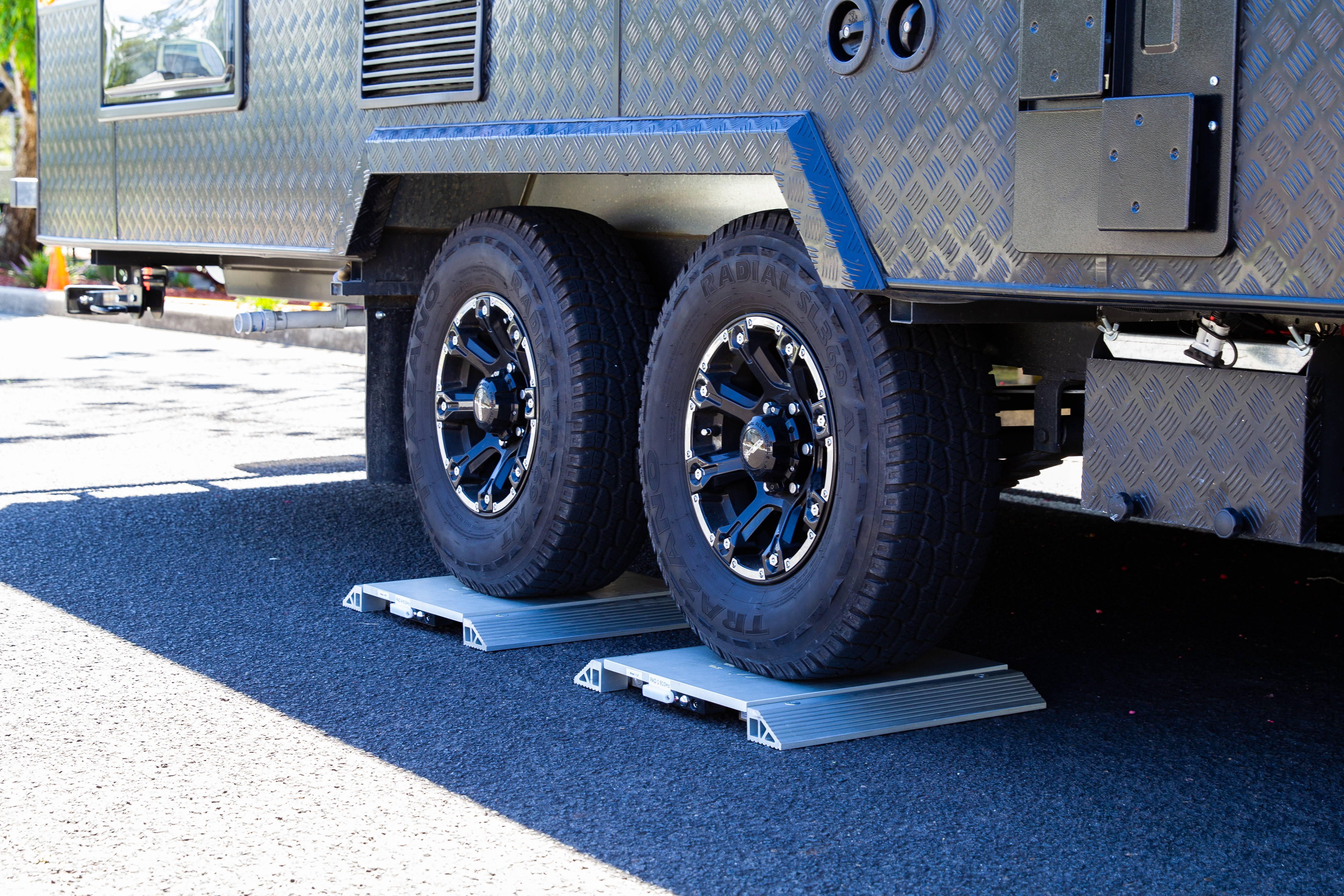 truck-wheels-on-weight
