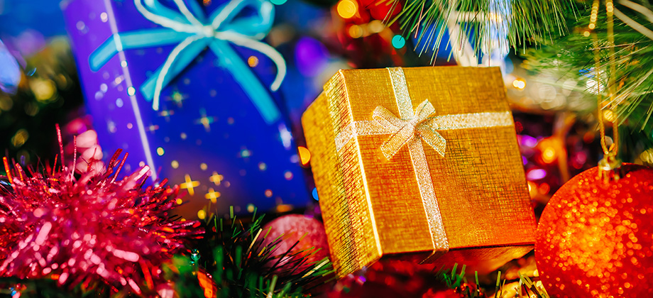 festive presents 920x420